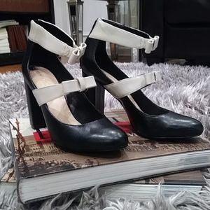 Black and white Nine West Heels